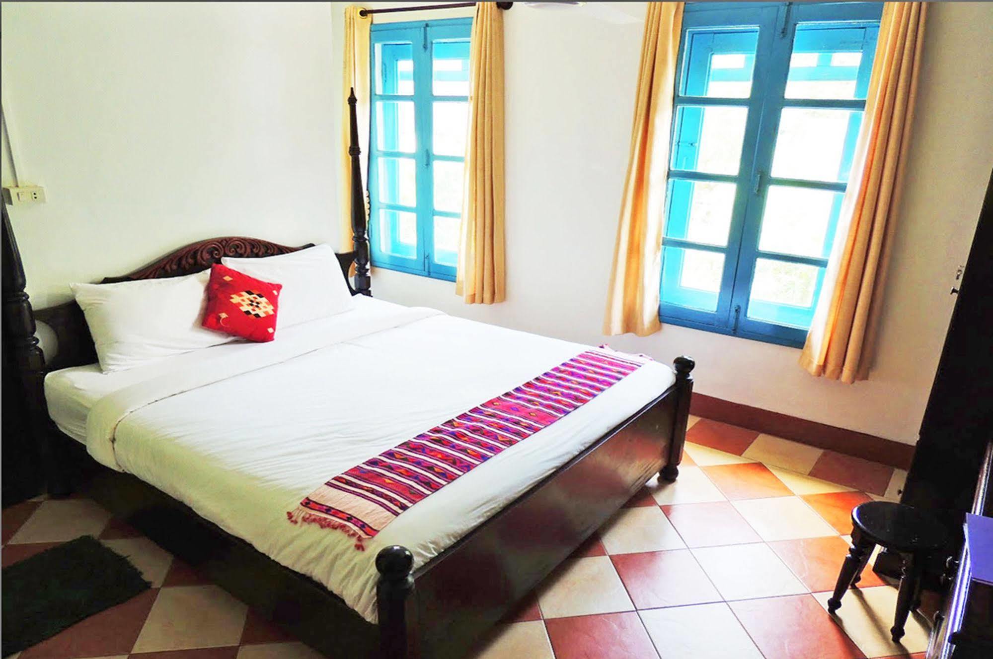 Luang Prabang Hostel Екстериор снимка